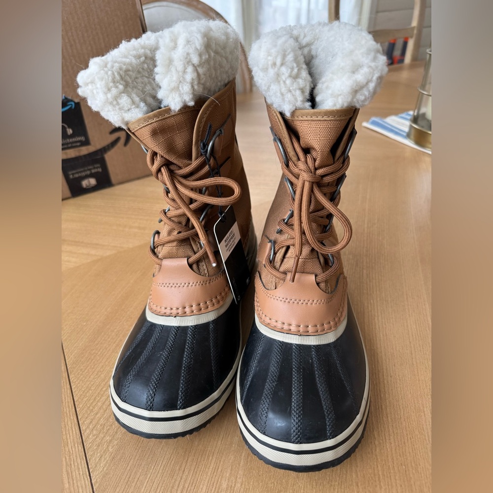 Sorel Caribou Boots - New with tags!